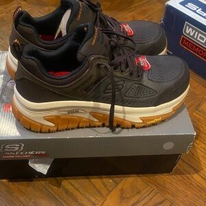 Skechers Men’s Brown Gum-Trim Arch Fit Lace-Up Sneakers